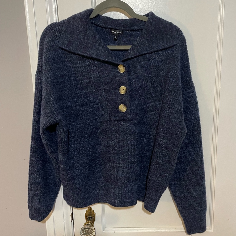 NWOT size medium navy blue sweater